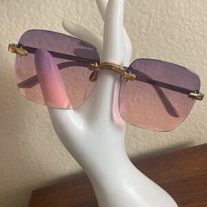 5/$10❤️❤️❤️NEW Purple & Pink Hombre Tint Sunglasses with Gold tone Accents
